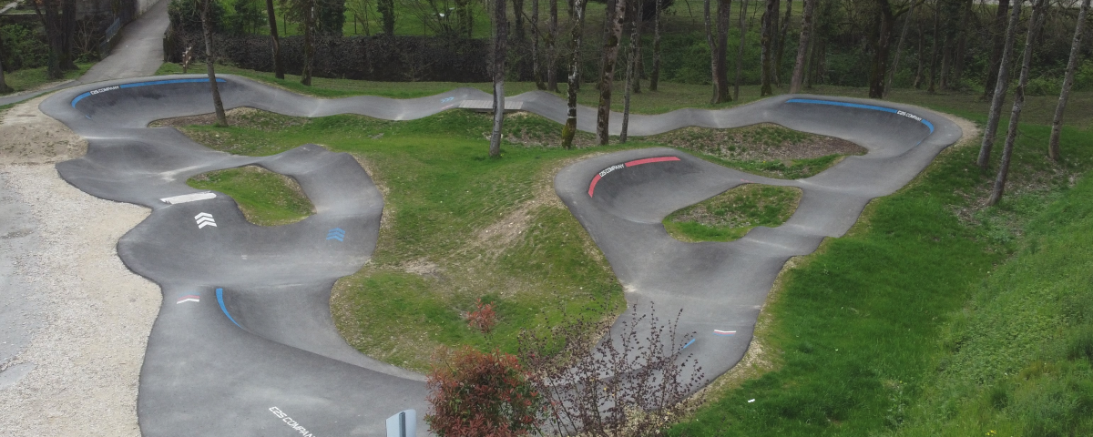 Photo prise au drone de la pumptrack de Yenne